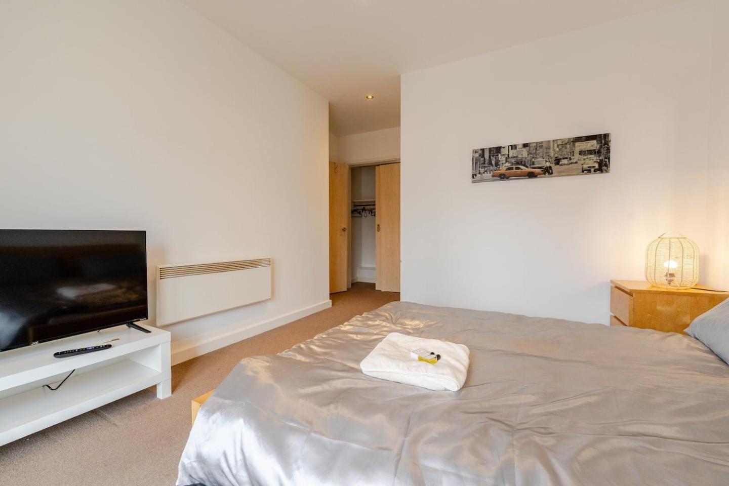 Private Room In Cardiff City Center Экстерьер фото